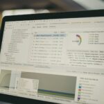 menyusun laporan bisnis