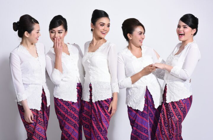 Tips memakai kebaya