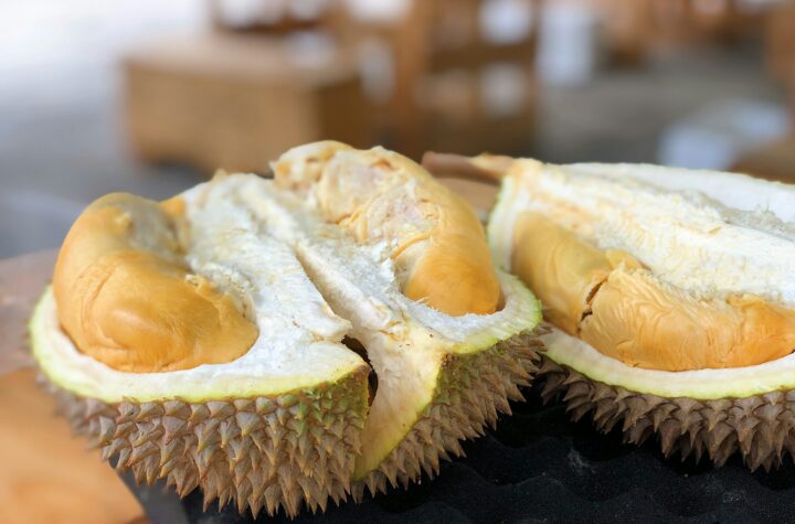 Tips membuka durian